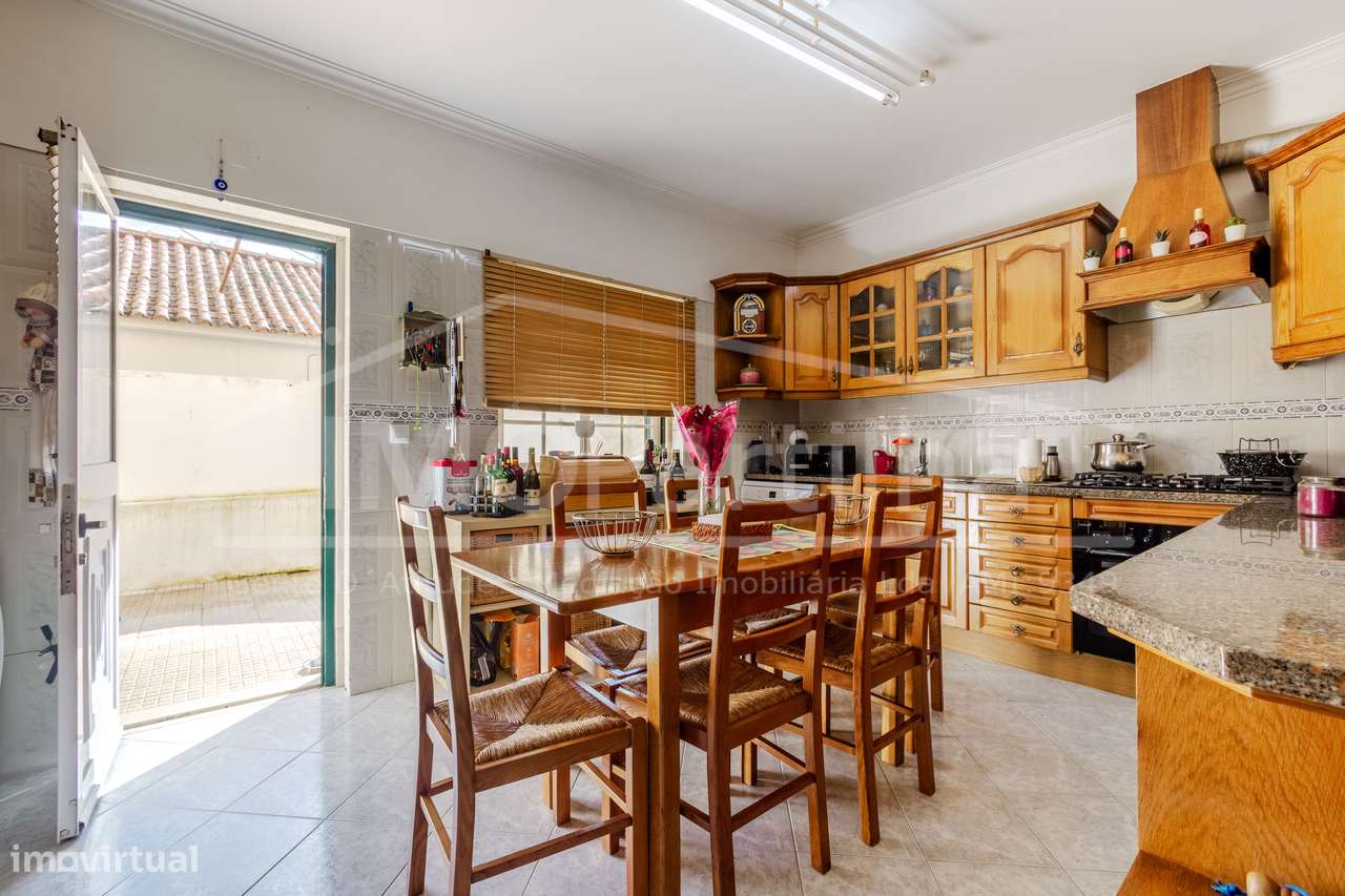 Moradia T5 Isolada com Potencial | 197 m² | São Domingos Rana-8