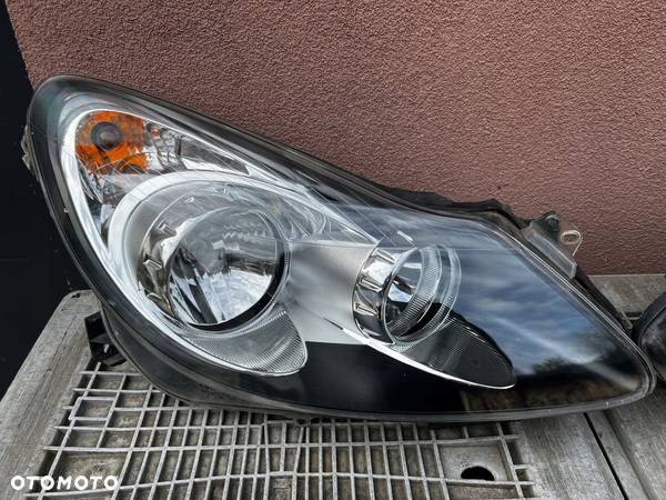 Lampa przednia OPEL CORSA D CIEMNE KOMPLET EUROPA ORYGINALNE VALEO - 2