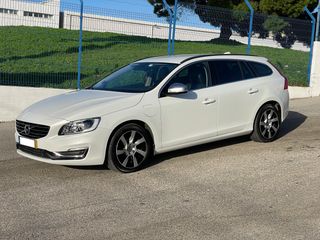 Volvo V60 2.4 D6 Momentum AWD Phev