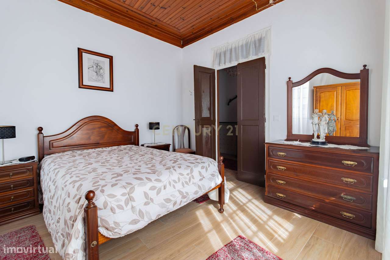 Moradia T5 com 250 m², no Coração do Juncal, Porto de Mós-24