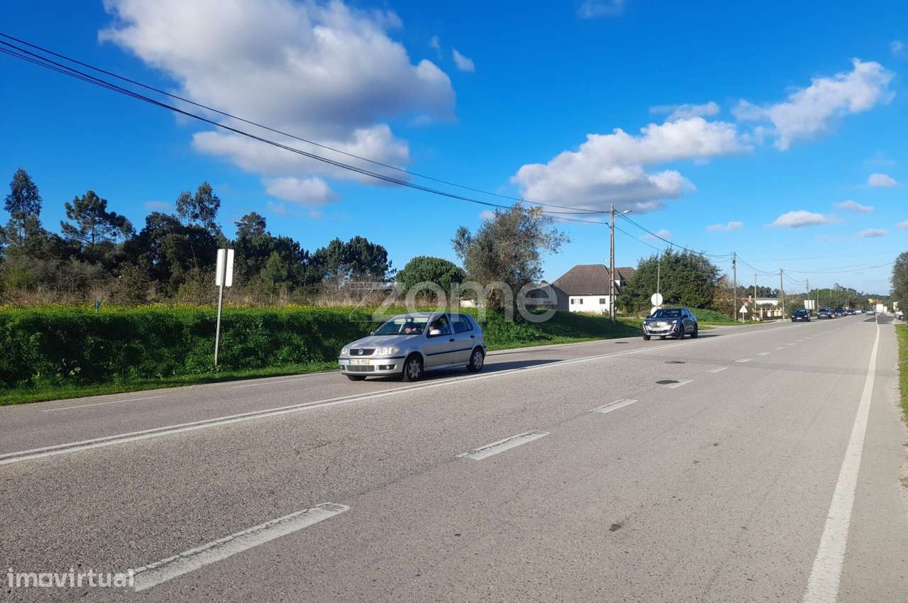 Armazém com terreno para construção junto ao IC2 - Grande imagem: 5/19