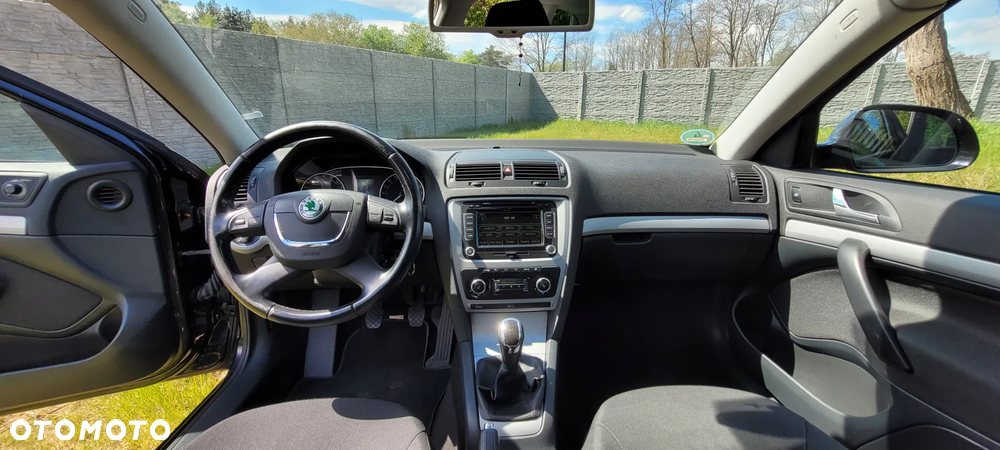 Skoda Octavia Combi 2.0 TDI CR DPF RS - 15