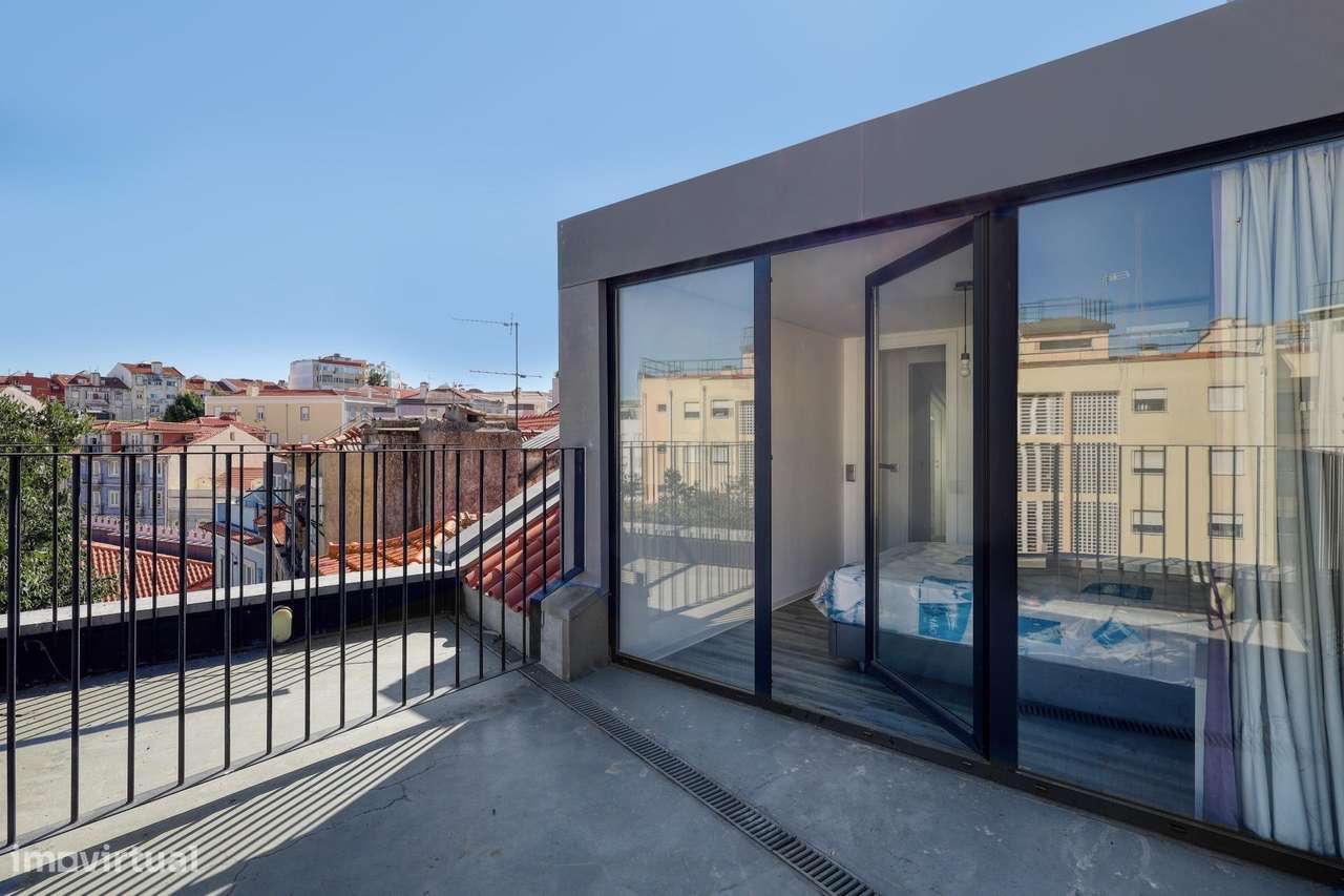 Edifício Renovado no Coração da Graça, Lisboa-30