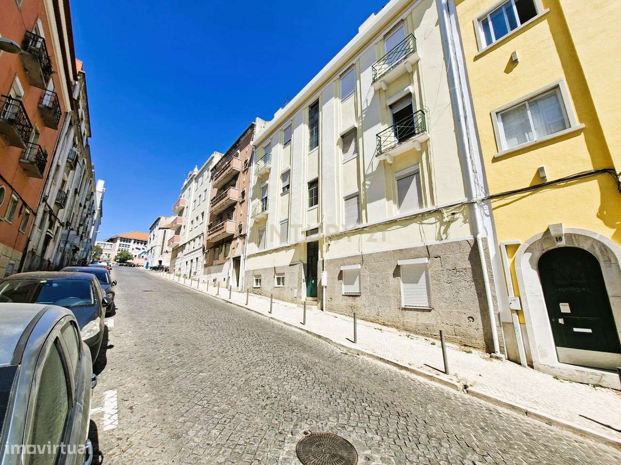Apartamento Renovado em open-space na Penha de França, Lisboa-17