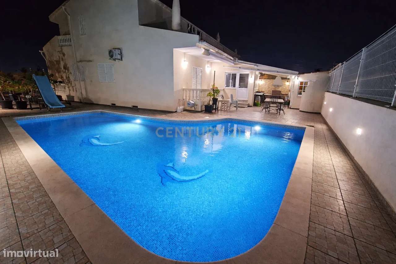 Moradia T3 com piscina e amplo espaço exterior-40
