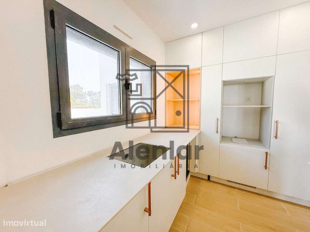 NOVA Moradia V4 a 800 metros da praia NOVA-24