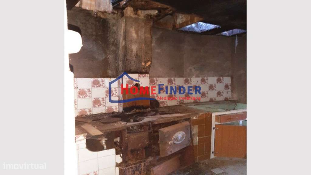 Moradia para Restauro - Fiães, Melgaço-9