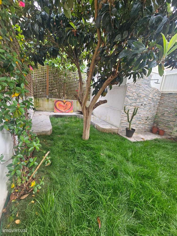 Apartamento T3 com Jardim Privativo em São Domingos de Benfica - Grande imagem: 4/32