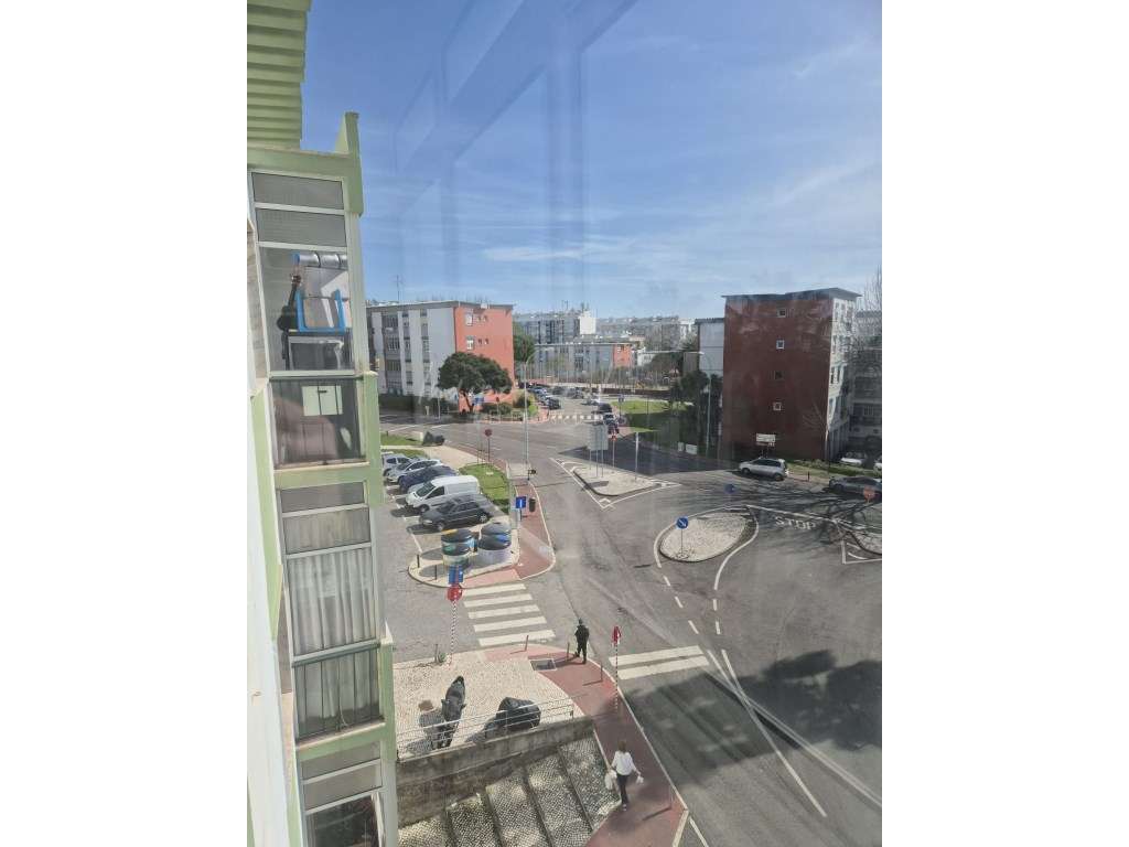 T2 em Oeiras para venda na Figueirinha-17
