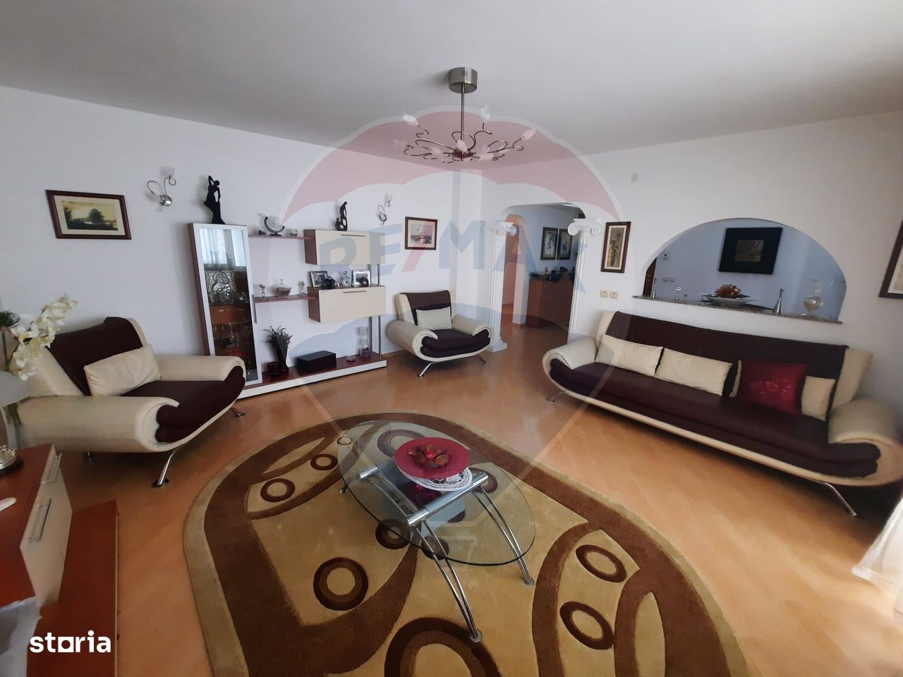 Apartament cu 4 camere