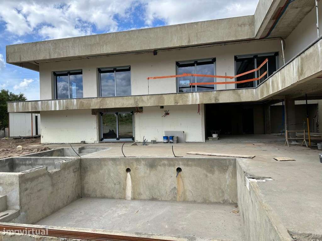 Moradia T5 de Luxo | Vila Alegre, Fernão Ferro-32