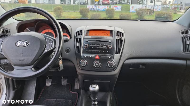 Kia Ceed 1.6 CRDi SW LX - 15