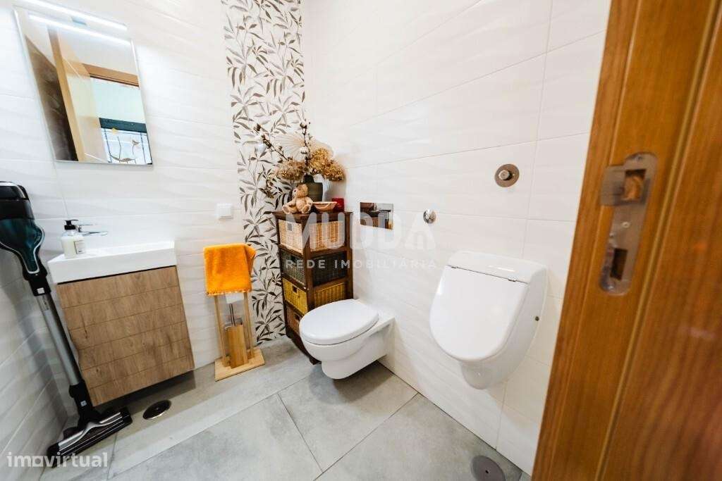 Moradia T3 Premium com Piscina, Jacuzzi e Design Contemporâneo na Foz-34