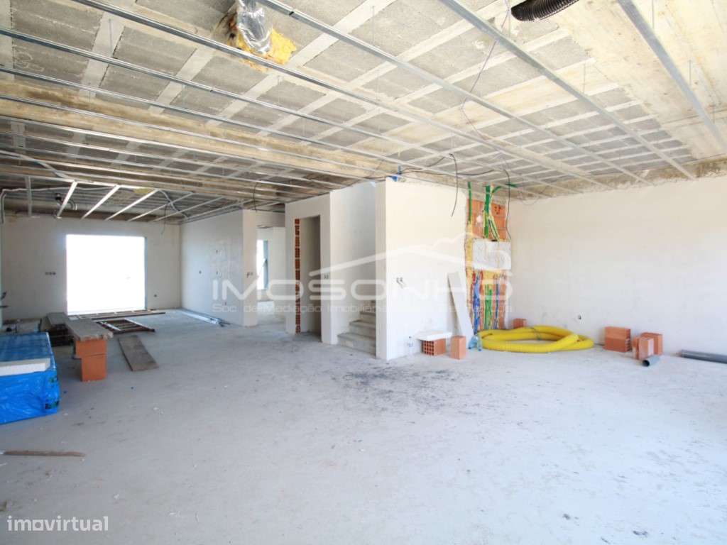 Moradia T4 - Grande imagem: 2/28