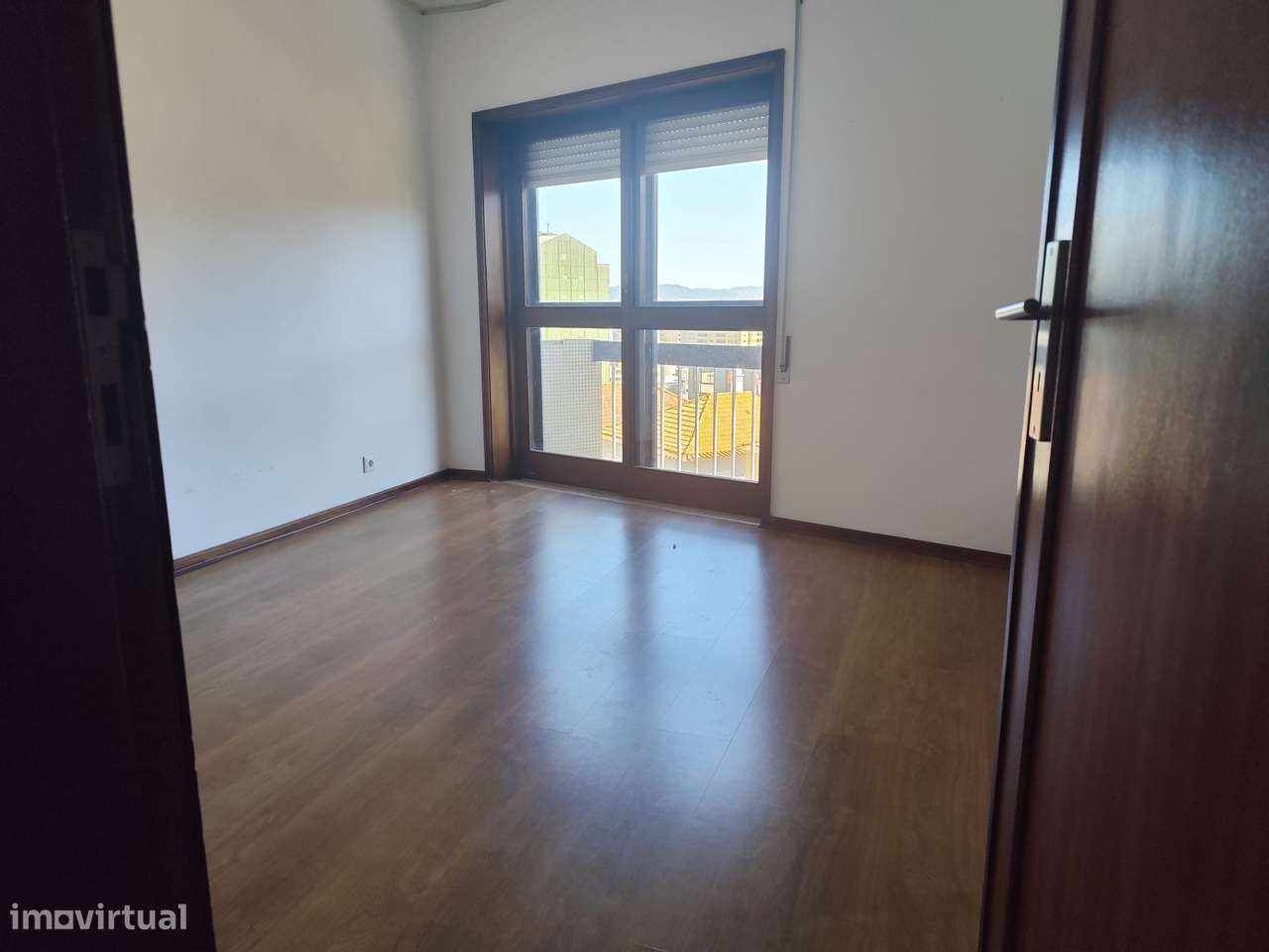 T2 Junto Avenida da Republica V.N.Gaia (Box Fechada)-SD/04600/MH - Grande imagem: 4/12