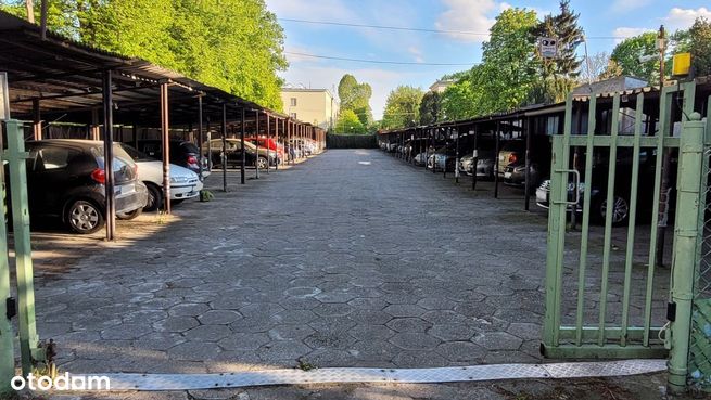 Miejsce postojowe pod wiatą na parkingu zewnętrzny