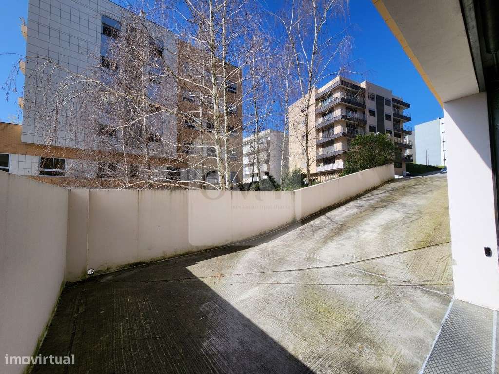 Lugar de Garagem na Rua 20 de Julho em Vila Real - Grande imagem: 5/8