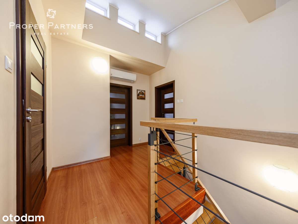 Dwupoziomowe przestronne w sąsiedztwie lasu-16