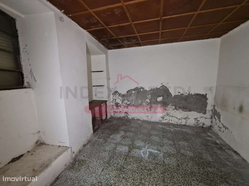 Moradia para recuperar T4 - Escalhão - Grande imagem: 4/21