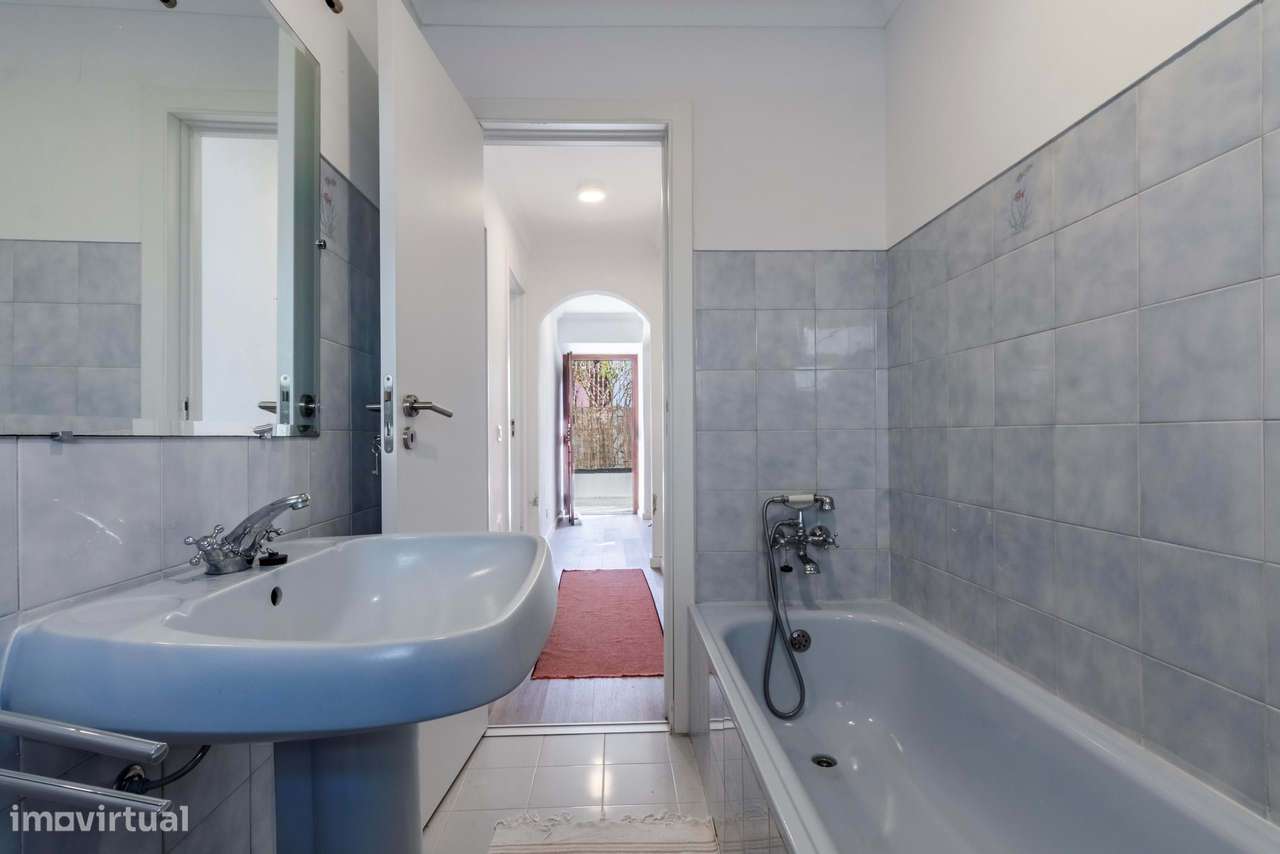 Apartamento T3+1 com Terraço e 3 Wcs em Galamares, Sintra-32