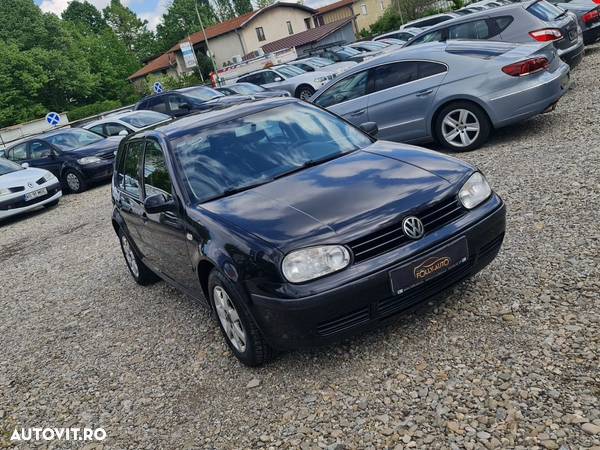 Volkswagen Golf - 24