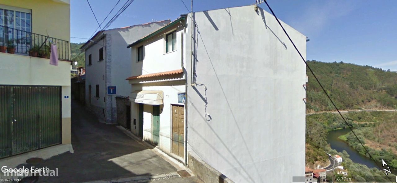Casa em 4 pisos, para remodelar, em Lorvão, Penacova, Coimbra
