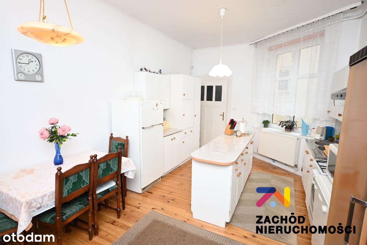 Całe piętro w kamienicy w centrum miasta-11