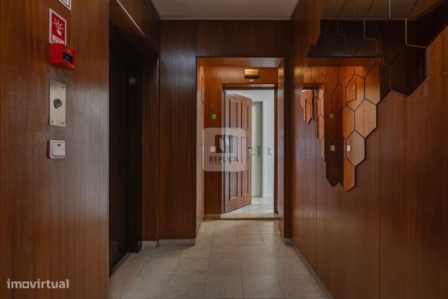 Apartamento T4 com Varanda de 31m2 e vista mar em Matosinhos-39