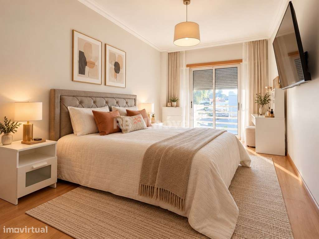 Apartamento T3 c/ Garagem, Sótão e 2 Varandas - Santarém-3