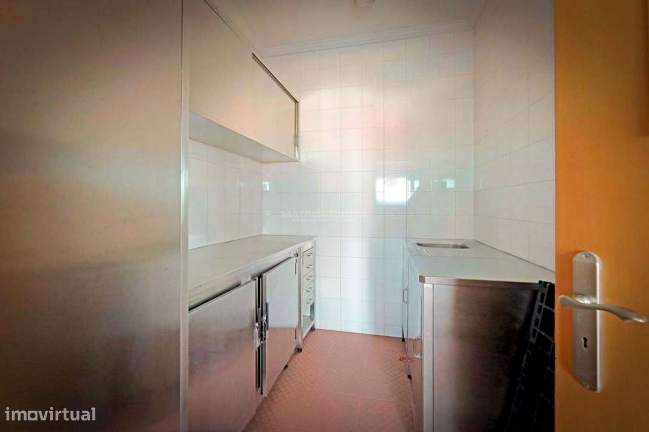 Edifício para Restauração com Terraço - Tituaria, Milharado-9