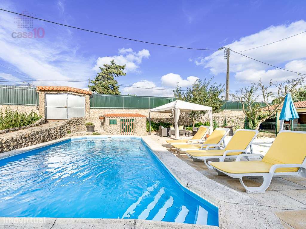 Moradia T5 renovada em Algueirão-Mem Martins, com piscina e jardim-6