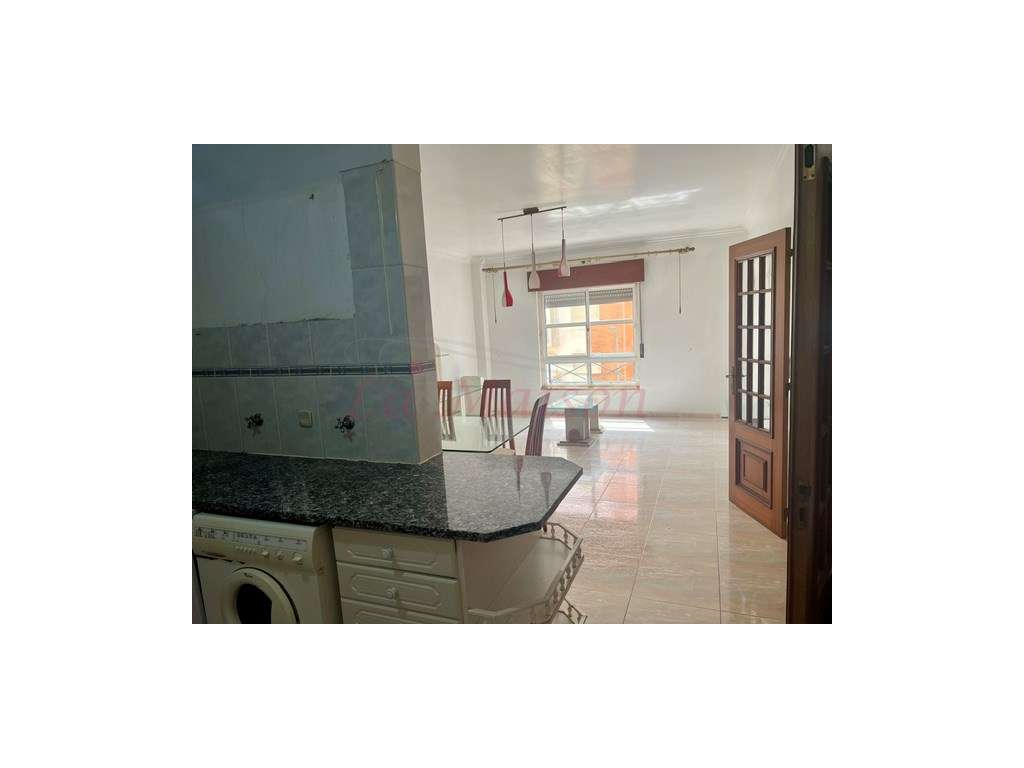 Apartamento T2 na Tapada das Mercês-7