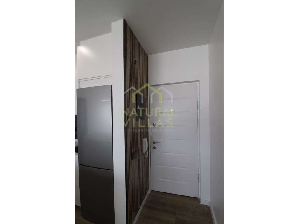 Apartamento T1 Totalmente Renovado perto da Praia, Quarteira.-8