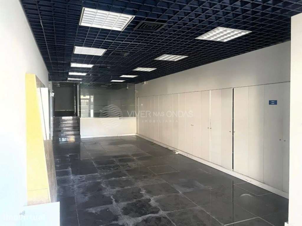 Loja de Grande Dimensão com Montra | Centro do Porto | Elevada Visi... - Grande imagem: 4/21