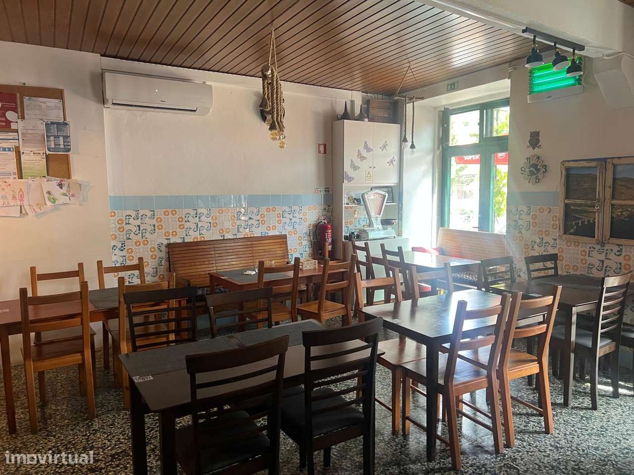 Moradia T6 com bar restaurante a funcionar no R/C em Foz Tua-5