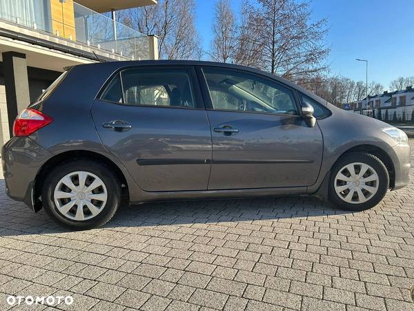 Toyota Auris 1.33 VVT-i Active - 4