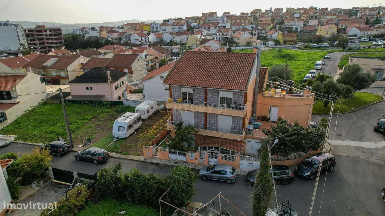 Andar de moradia T3 localizado no Bairro dos Pedernais, Ramada - Grande imagem: 2/53