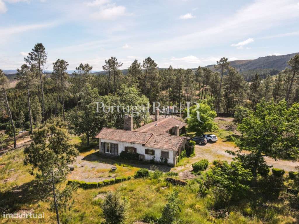 Quinta de 4 ha com 3 casas e cerejeiras no Fundão, ideal para turismo-9