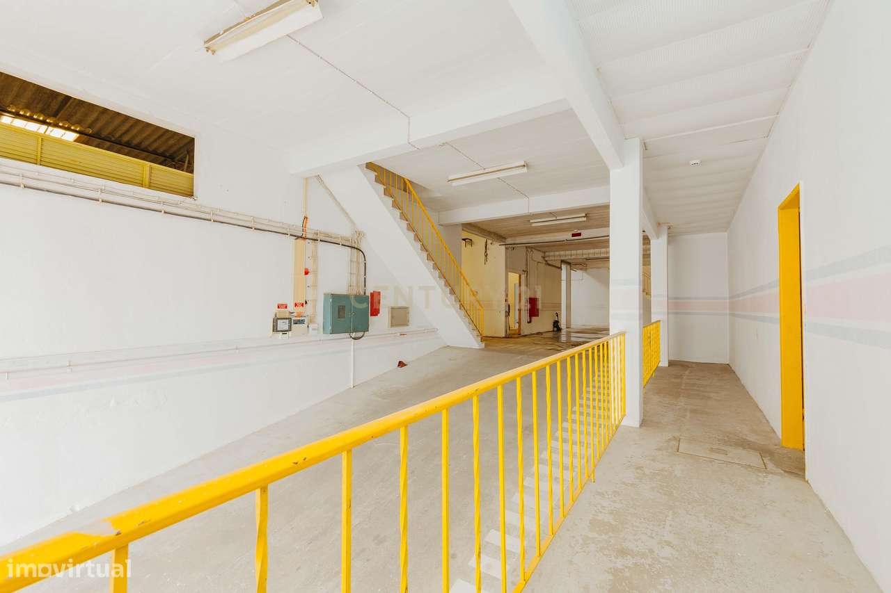 Oportunidade Única em São João da Talha – Armazém Industrial com 950m² - Grande imagem: 5/22