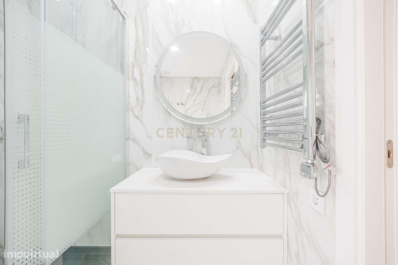 Moradia T4+1 Contemporânea com Piscina-41