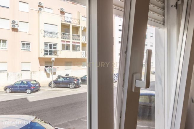 Apartamento T3 em Excelente Localização na Quinta do Conde-17