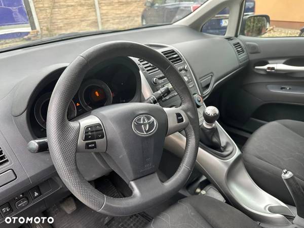 Toyota Auris 1.4 D-4D - 3