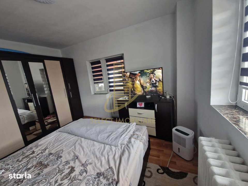 Apartament de 3 camere, decomandat, 67 mp., zona Han.-4