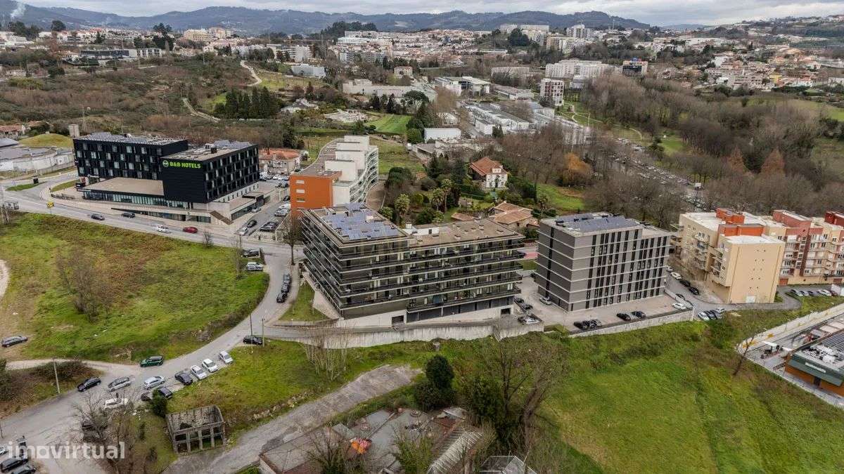 Apartamento T2 Azurém Guimaraes com Varanda Panorâmica-28