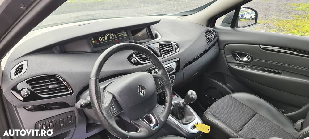 Renault Grand Scenic ENERGY TCe 130 S&S Bose Edition - 14