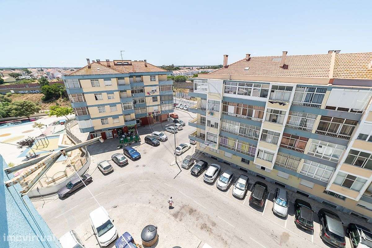 Apartamento T2 para venda na Cruz de Pau, Amora.-22