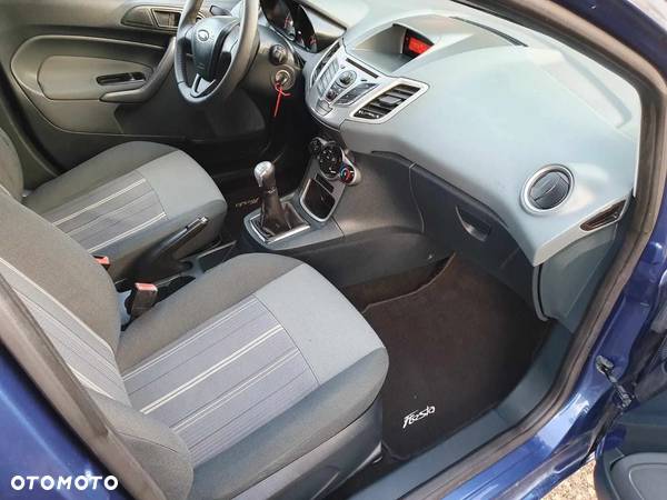 Ford Fiesta 1.25 Ambiente - 32