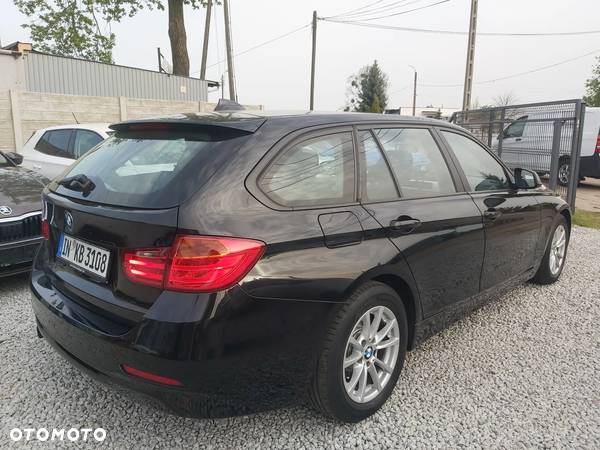 BMW Seria 3 320d DPF Touring - 24