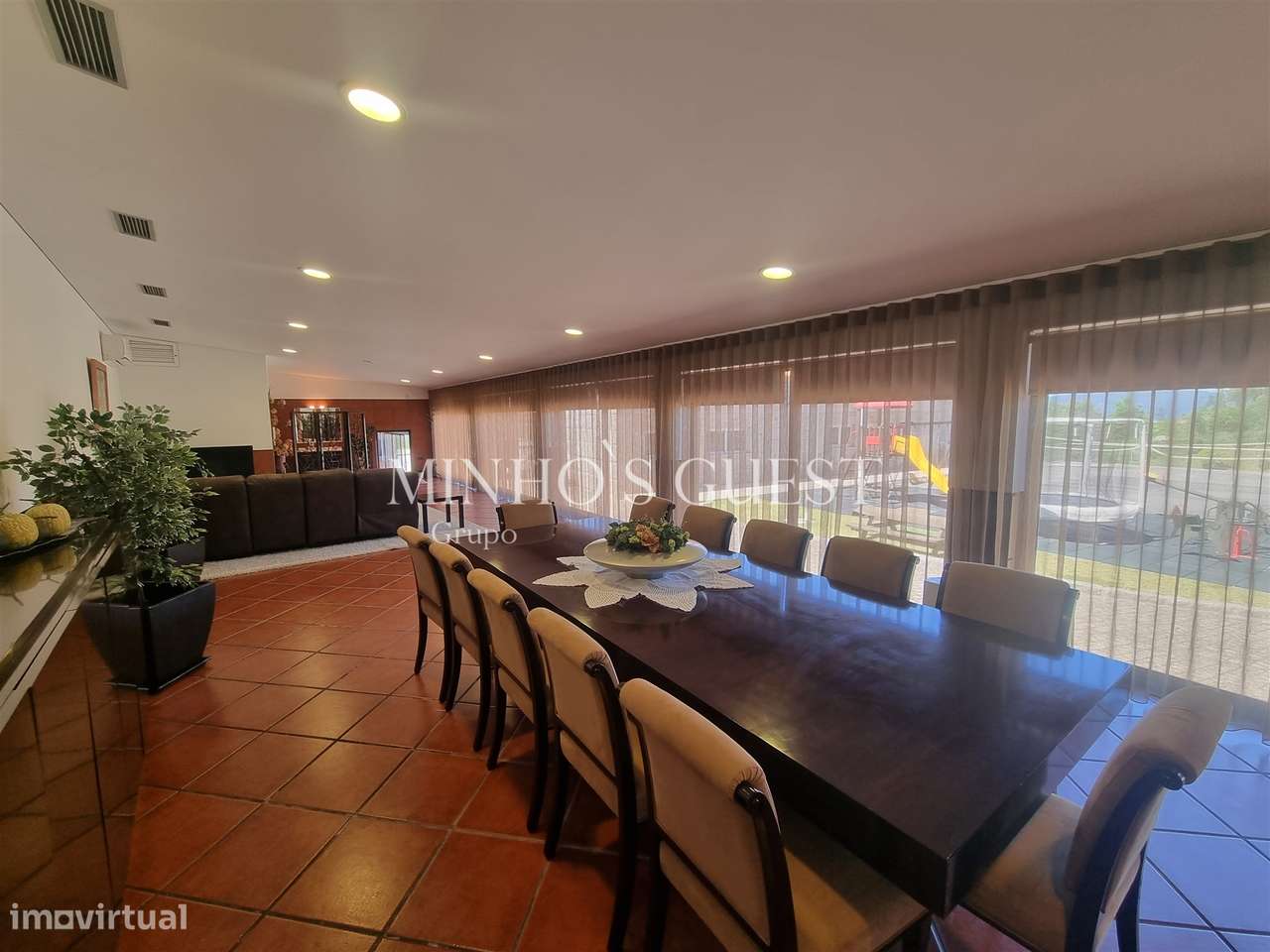 Moradia V4 de Luxo (650m2) Implantada em Terreno de 12500m2 - Souto, G-47