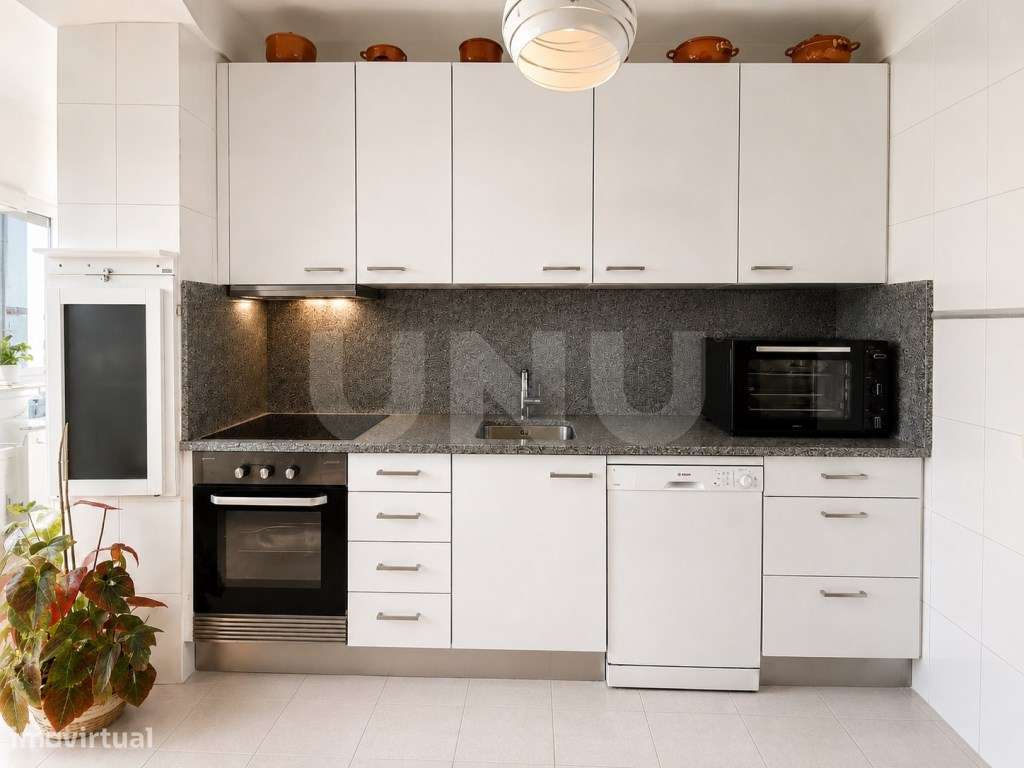 Apartamento T1, C/ Varandas e Piscina a 900m da Praia-3